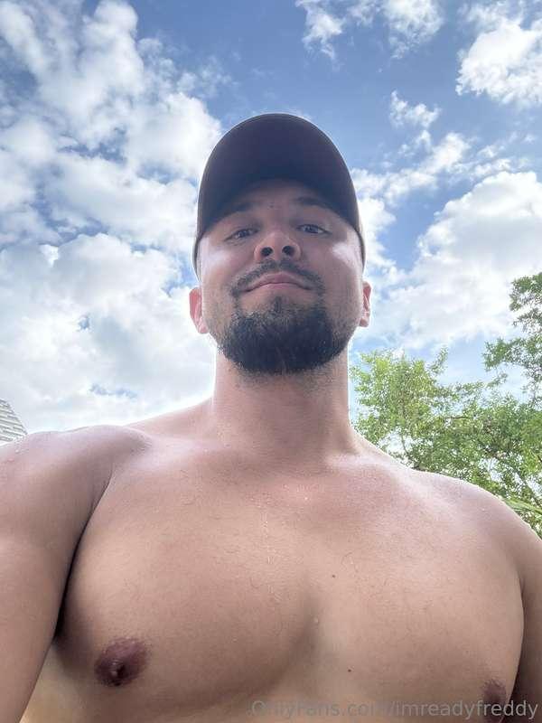 quick question .. who let the dogs outttt?!😝