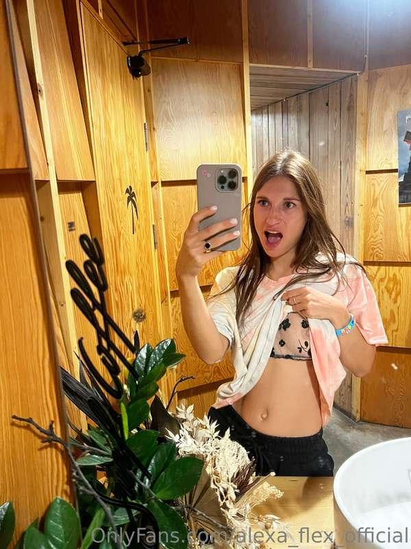 It's a hot summer, I need to cool off a little bit❤️ ❤️