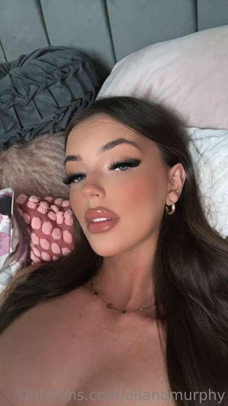 Tip me $5 if you would kiss me all over 😘