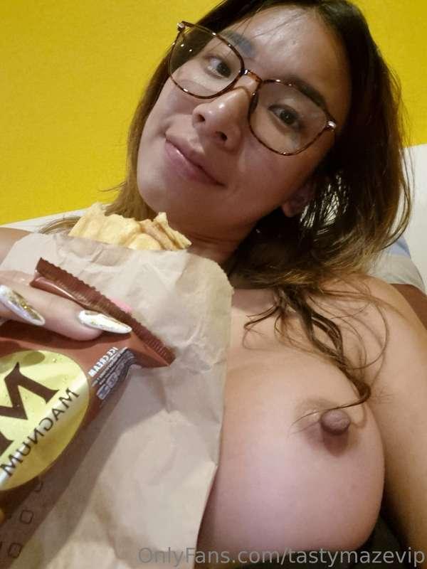 DO you want to have late night snack?😋👅💦