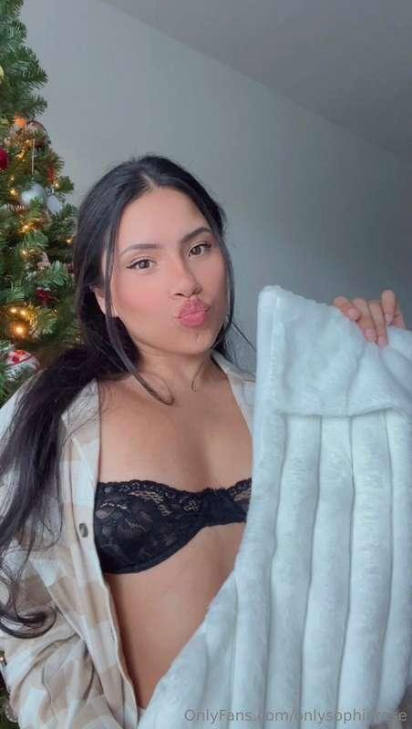 I've got a special Christmas present just waiting for you un..