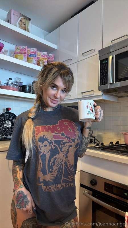 Morning! Feel like adding a little cream to my coffee?