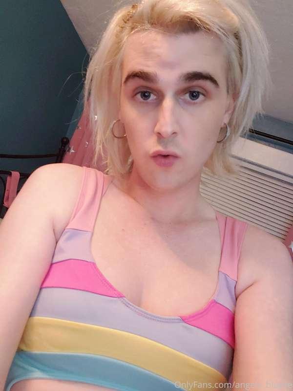 All natural me hehe but omg this dress makes my boobs look s..