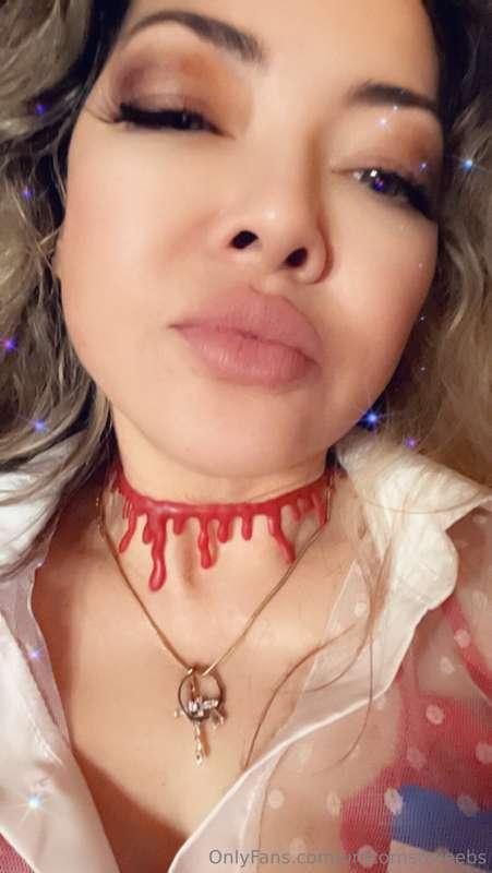 Happy Friday the 13th my sexy ass fans. 🤤
