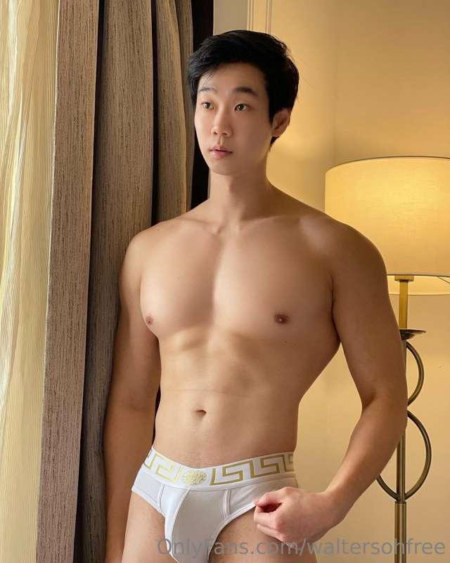 Tons of 18+ content 😈🔞💦 Link in bio.