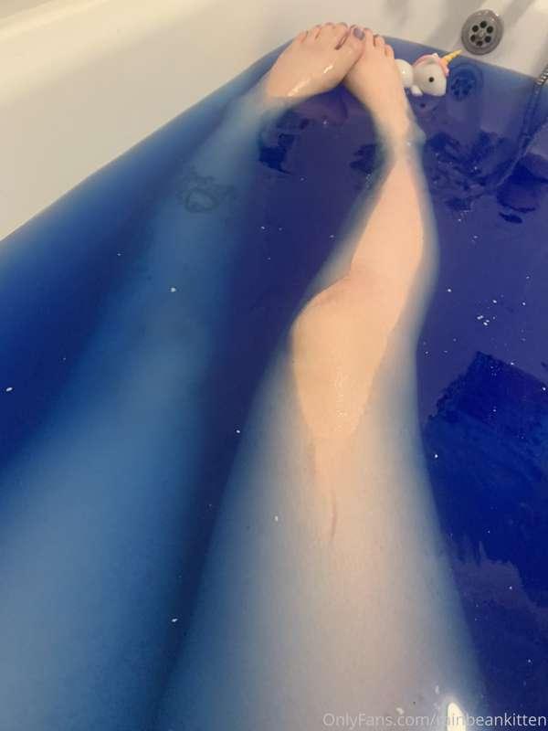 my hair mask made my bath water look funky 👿