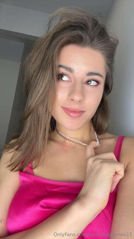 Welcome to my world of teasing and naughty fantasies🤩 It's t..