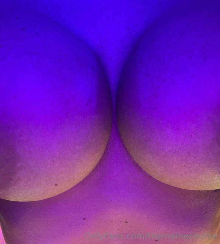 Tanning the girls