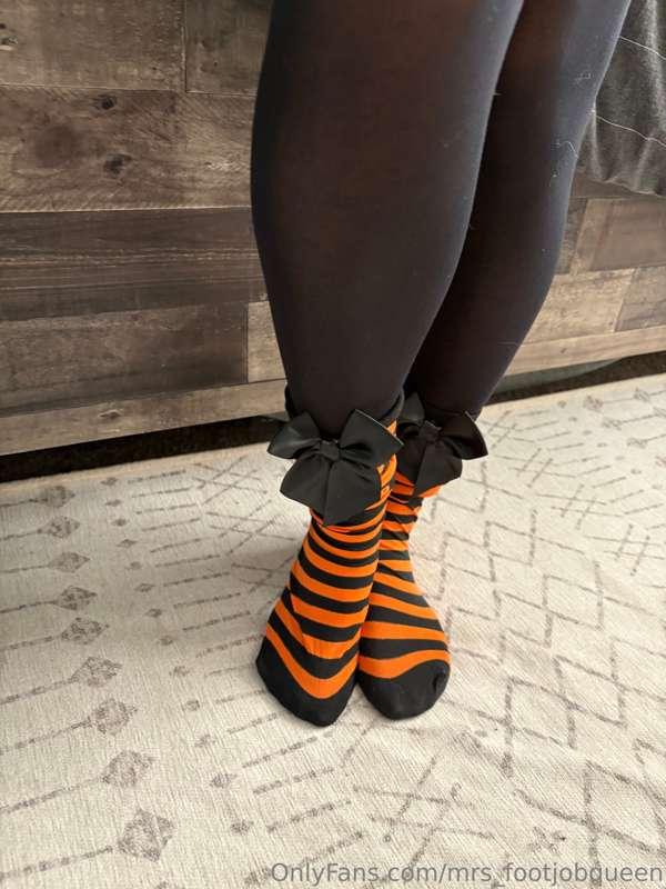 mrs_footjobqueen image #4
