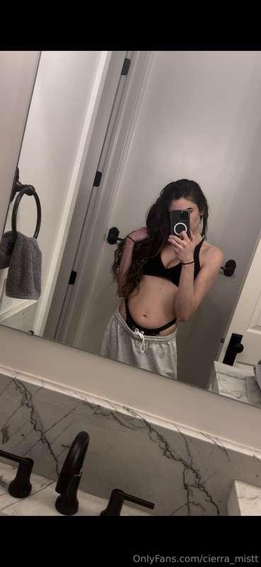 single mommies summer club 🥵 who wants to be a daddy? 👀 xoxo..