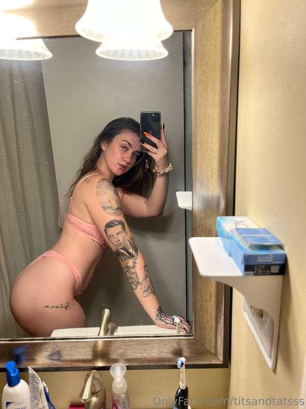 It’s my birthday, babies! Buy me a drink 😍