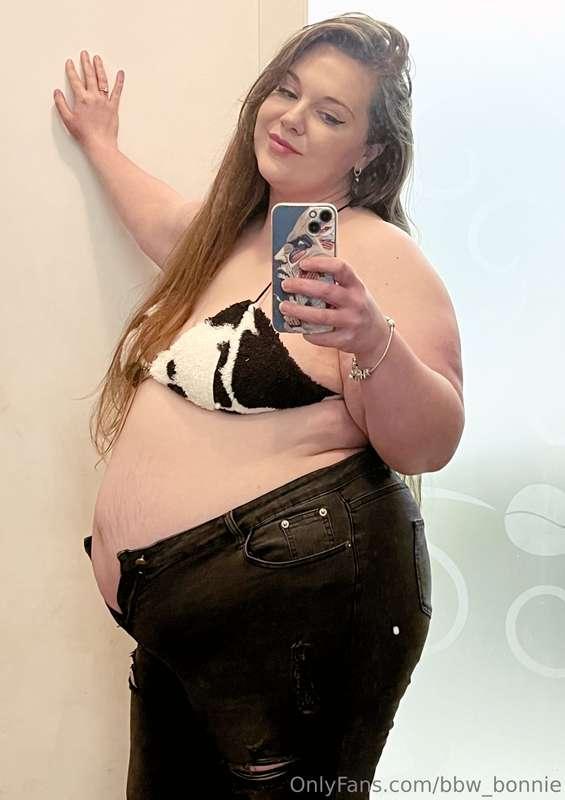 Look how low my belly hangs!😱😍