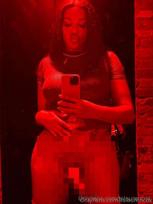 I look good in the red light ❤️