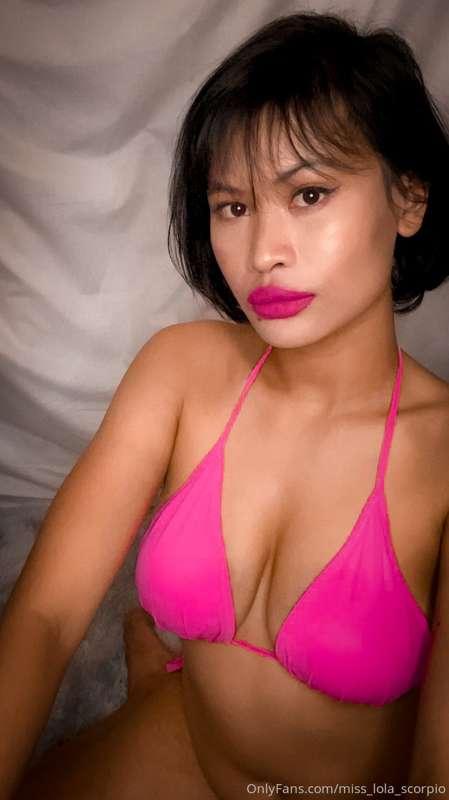 look at my eyes babe 😍

imagine all of you touch my boobs ❤️