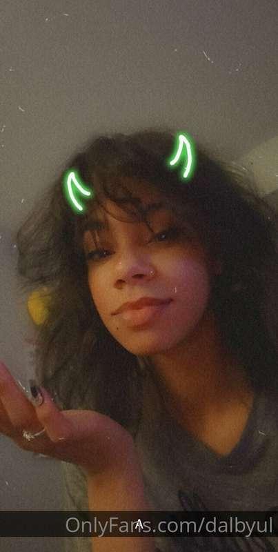 Frizzy hair, don't care 🖤👀 

💫💕Likes, comments and tips are ..