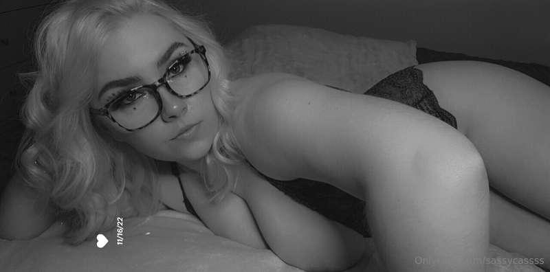 Goodnight 🩷 

Just sent these photos/videos out in your DM's..