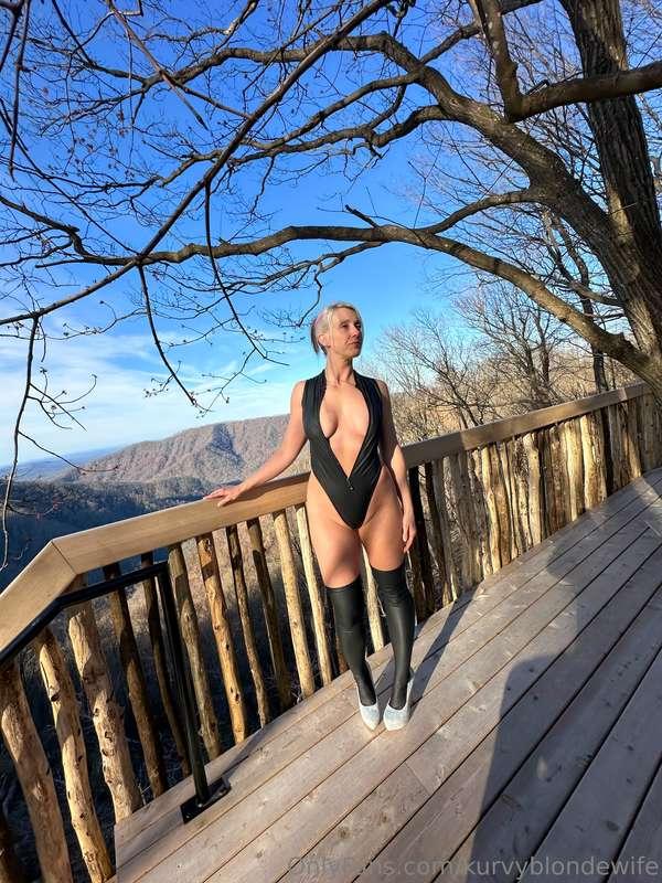kurvyblondewife image #20