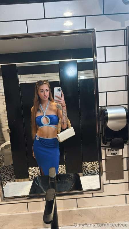 Thinking of doing a hump day stream 👅 should I go on this af..