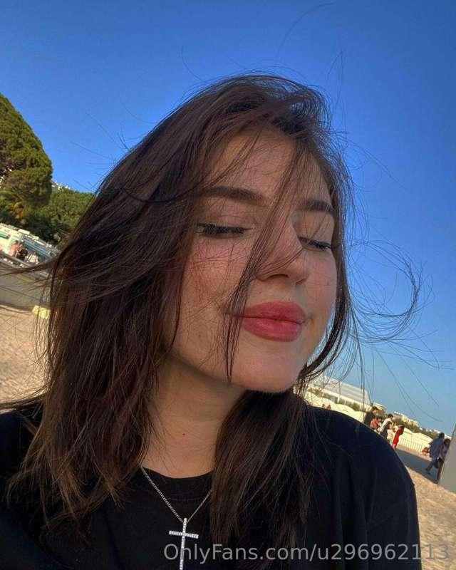 I dream of an evening stroll by the sea 💘