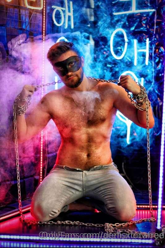 Hey guys! Here's the New Hot Boy Jace, he's looking for fun,..