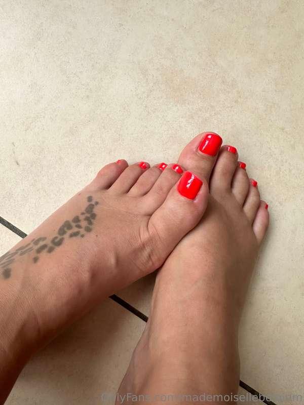 Feet 🥰 new nail color 🦶🏼