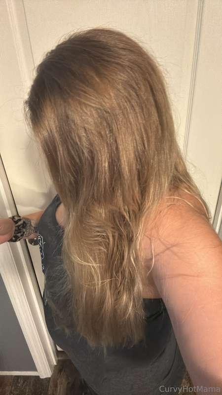 Colored my hair today! You guys like the blonde? 👱🏼‍♀️