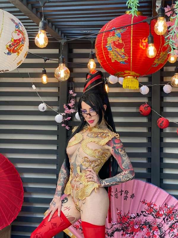Bayonetta previews + xmas + gym updates!