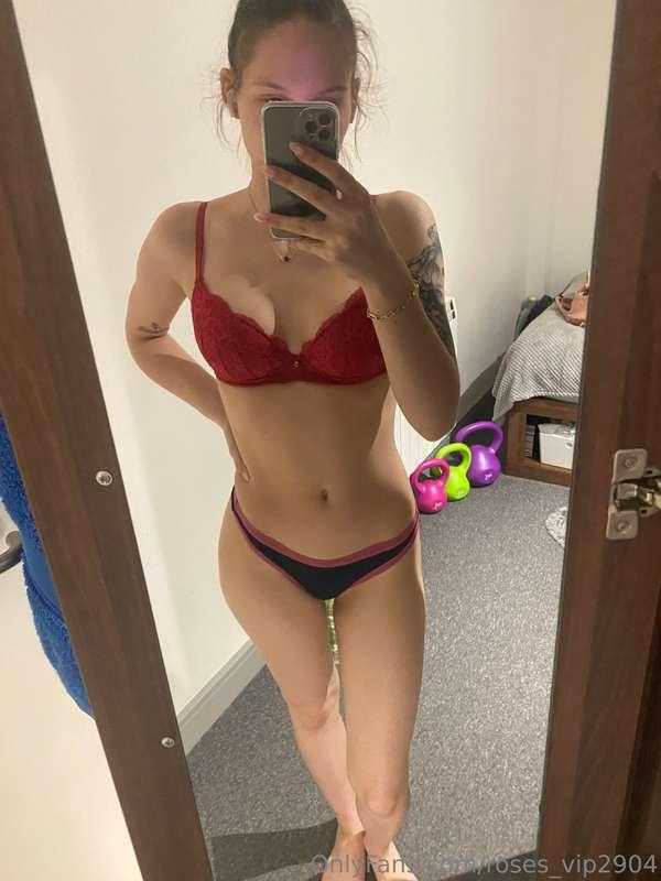 Back in my flat. Get ready for some spicy content 😉🥵