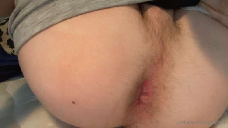 The only thing missing is your dick rubbing up and down on i..