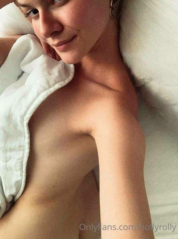Baby, I'm lying completely naked. I can offer you a trip thr..