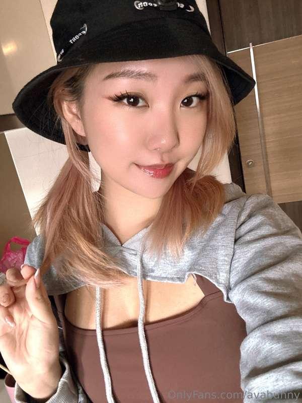 be honest, am i cuter in this hat or nah ?