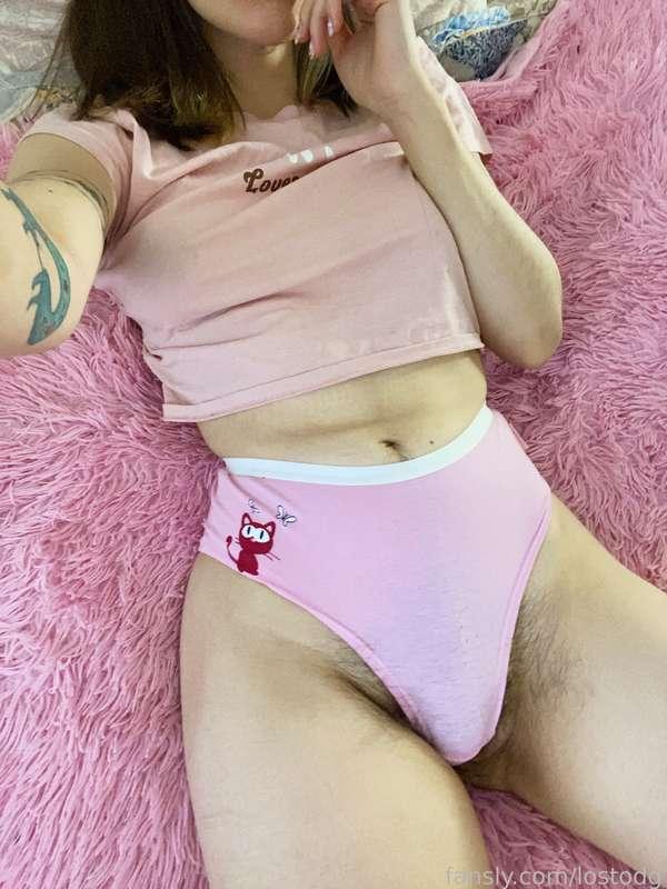 I'm in love with these panties, they are so comfortable for my big pussy🥰

#fyp #hairy #pussy #fatpussy #bush #hairypussy #biglips #panties