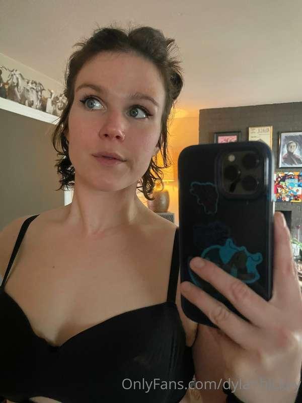 I did the makeup thing🙃I haven’t had sex in months🙃🙃