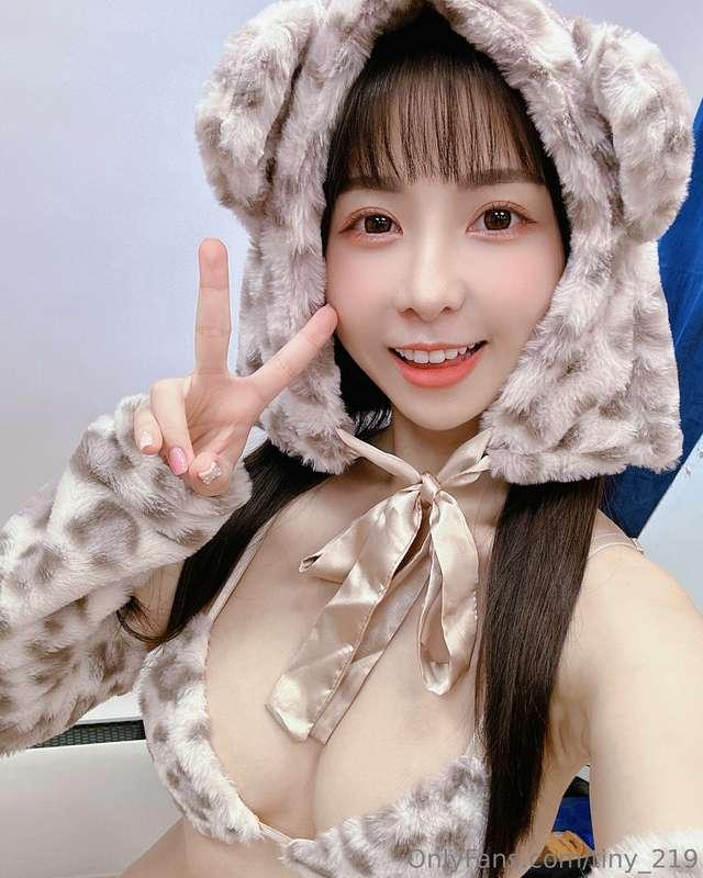 祝大家聖誕節快樂🎄
趕快來拆開我這個禮物吧🎁

みんな、メリークリスマス！
さあ、早くこのプレゼントを開けちゃおう！🤭
..