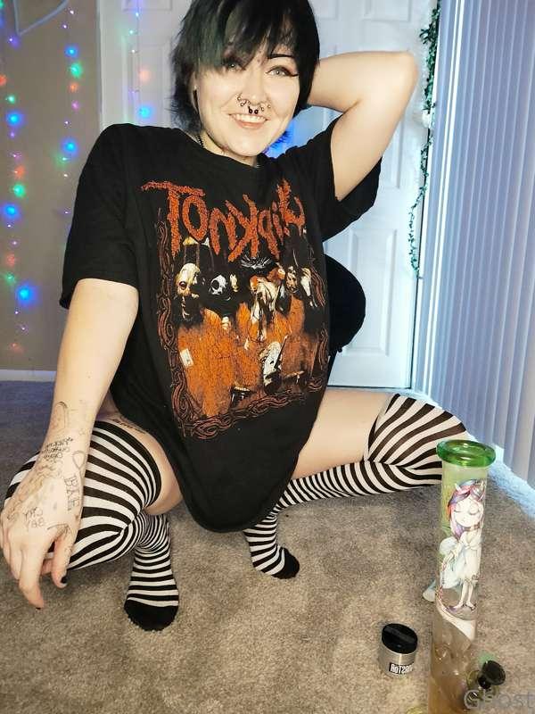 Few pics and a 5 min clit stimulation vid🔥🥵