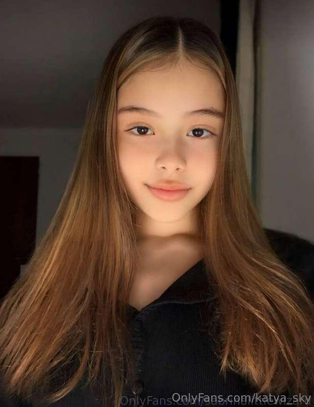 ‼️LOOK AT @sabrinalittlewizard  ‼️
She is so sexy and cutie…..