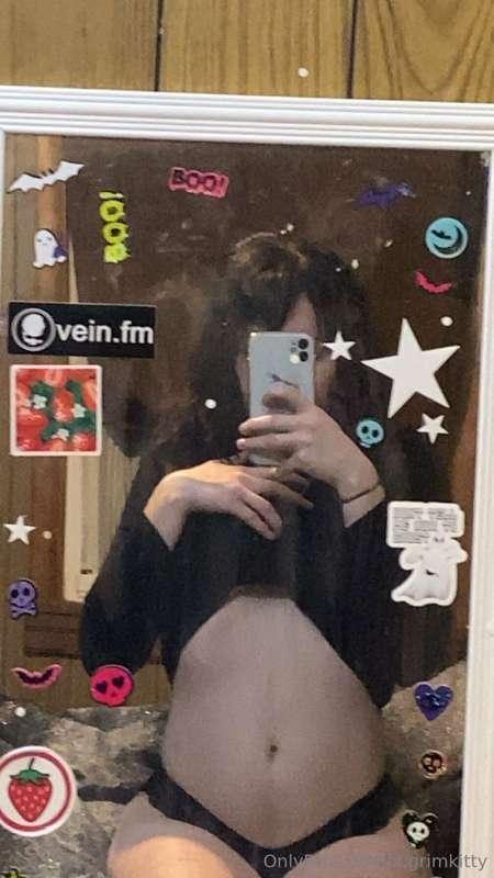woah there, thighs ahoy