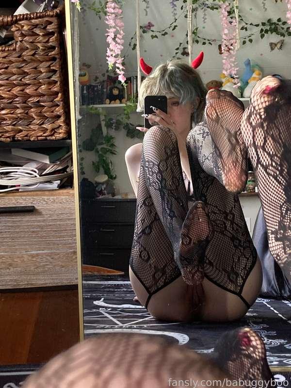 🖤🖤🖤

tags
#footfetish #feet #toes #soles #fishnets #fishnetstockings #fyp #goth #gothgirl #emo #emogirl #altgirl #gothnudes #gothgirlnudes #altnudes #altgirlnudes #emonudes #emogirlnudes #lingerie 