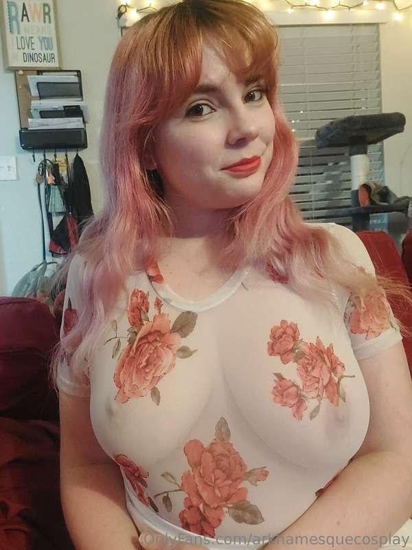 No bra OR panties 👀