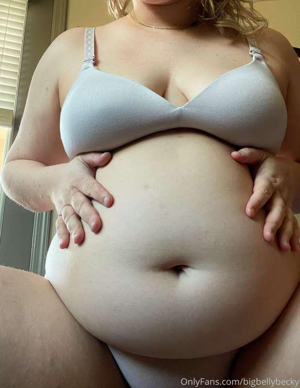 bigbellybeckyofficial image #0