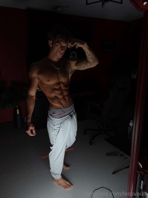 swipe for a surprise 😏