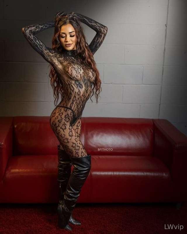 Come *worship* your goddess🥰
