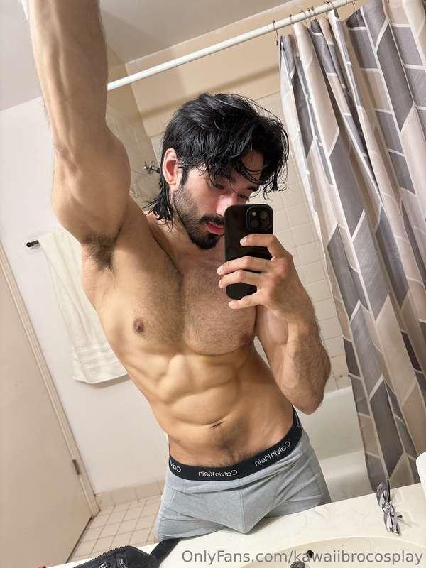 These arms n tiddies were built for cuddles 