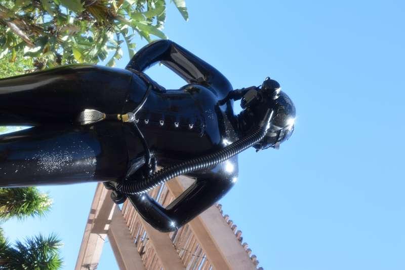 076_002 - LATEXSERIES SUMMER - MSA Drone (Part 15)