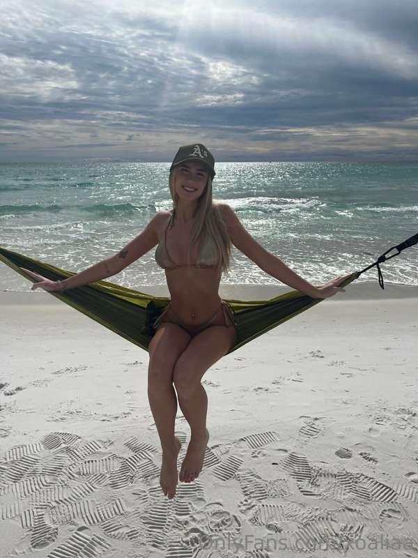 🤍💧

go check my other account 🙈🐱 @xoangeliaa