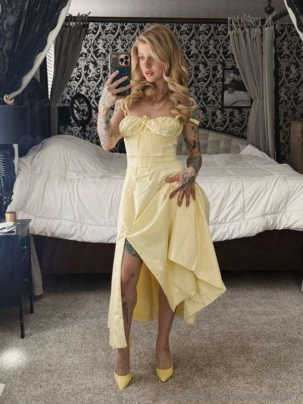 I don’t really like wearing underwear under my dresses🤭❤️