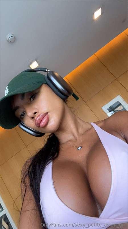 wanna put your face or 🍆 here?