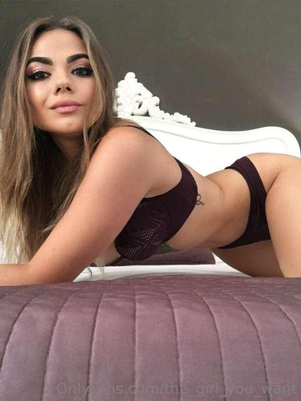 Agree there are two things missing from this photo 🤤
1.You 😈..