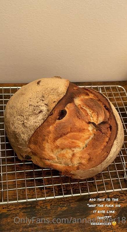 does homemade bread make a decent thirst trap these days?