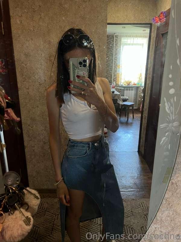 Як ваші справи?
В нас почались теплі дні, тому одяг став лег..